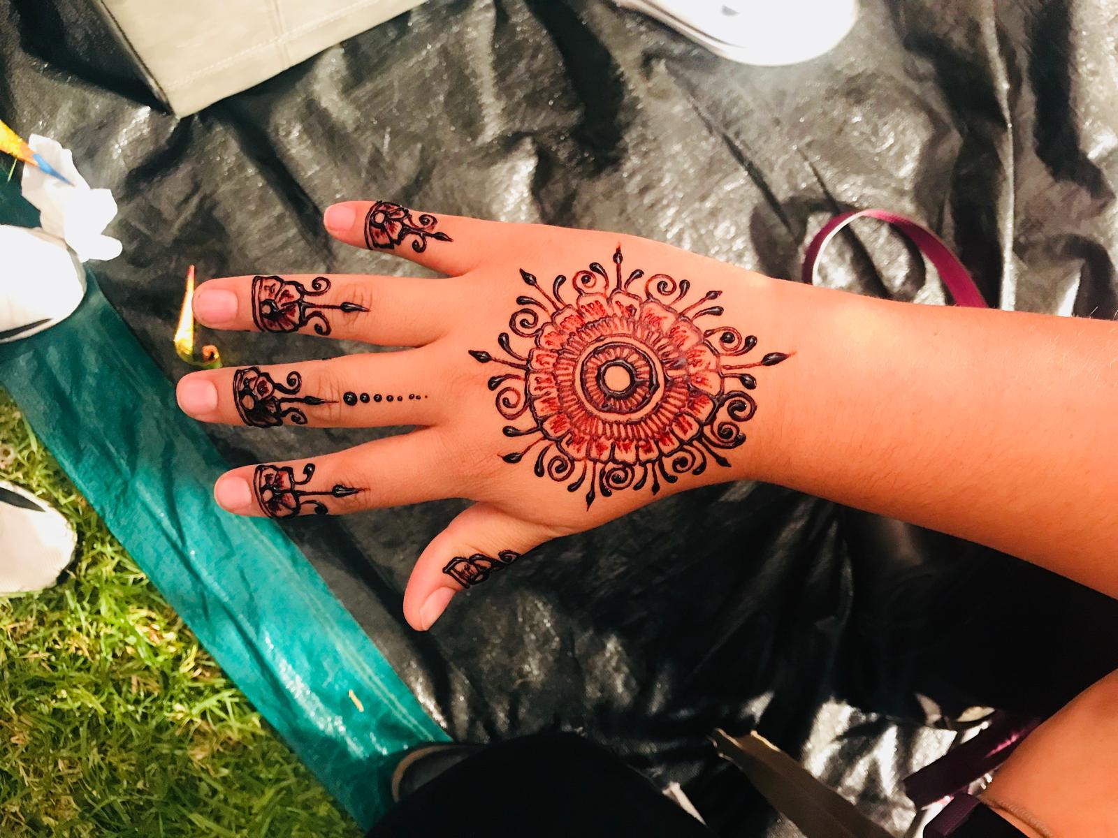 Mandala henna