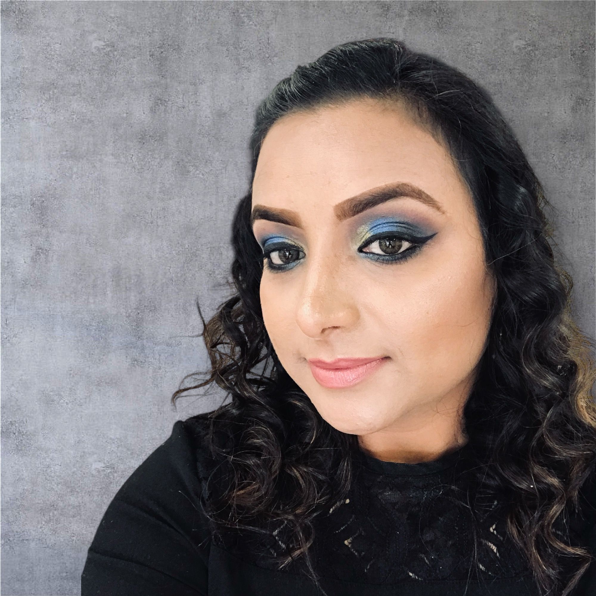 Blue smoky eye