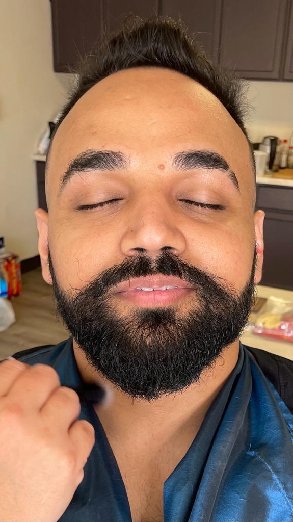 Men's eyebrow grooming